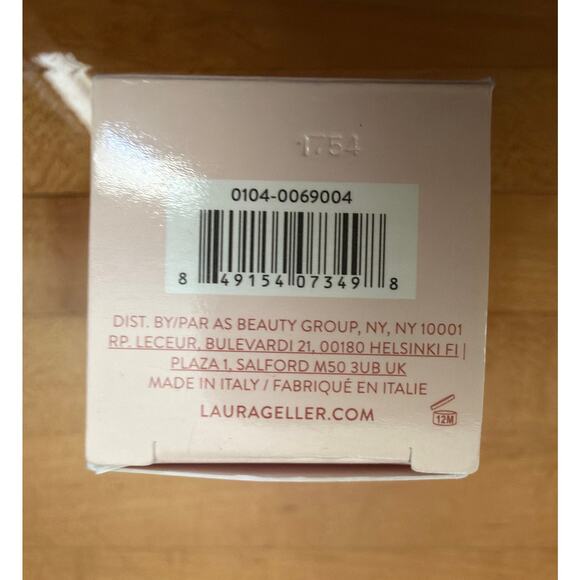 Laura Geller Balance & Glow Hydrating Liquid Foundation.9fl oz New in box Medium - Picture 5 of 7